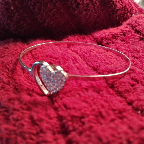 Interlocking heart bangle bracelet - Picture 1 of 2
